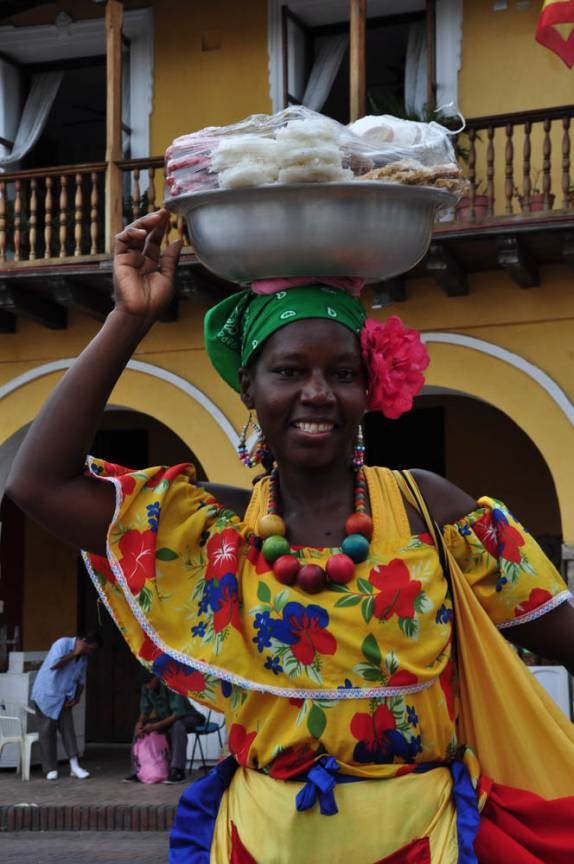 Vendedora de doces em Cartagena, na Colômbia